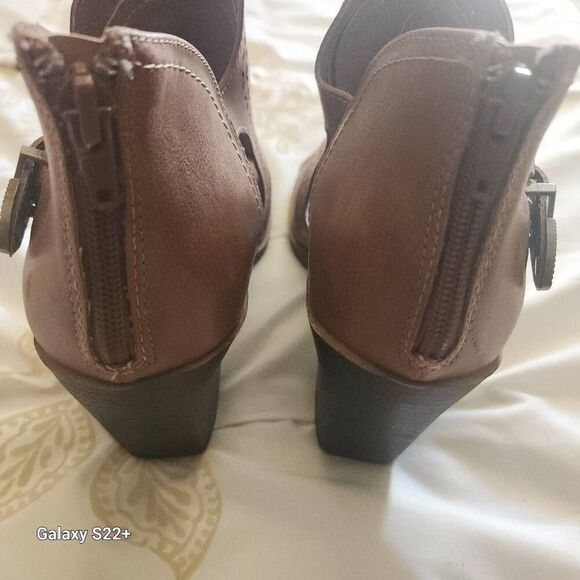 Maurices high block heeled sandals - Picture 8 of 10